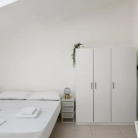 Apartment Studio Apt - Duomo 6 Milan