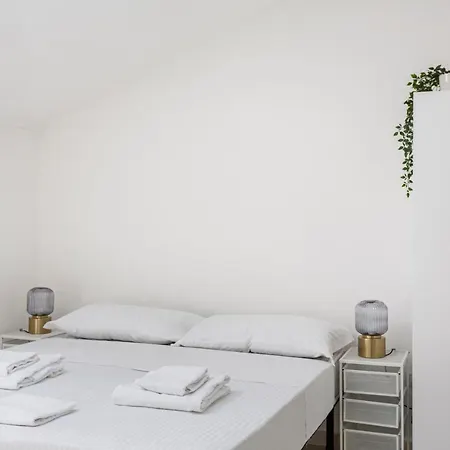 Studio Apt - Duomo 6 * Milaan